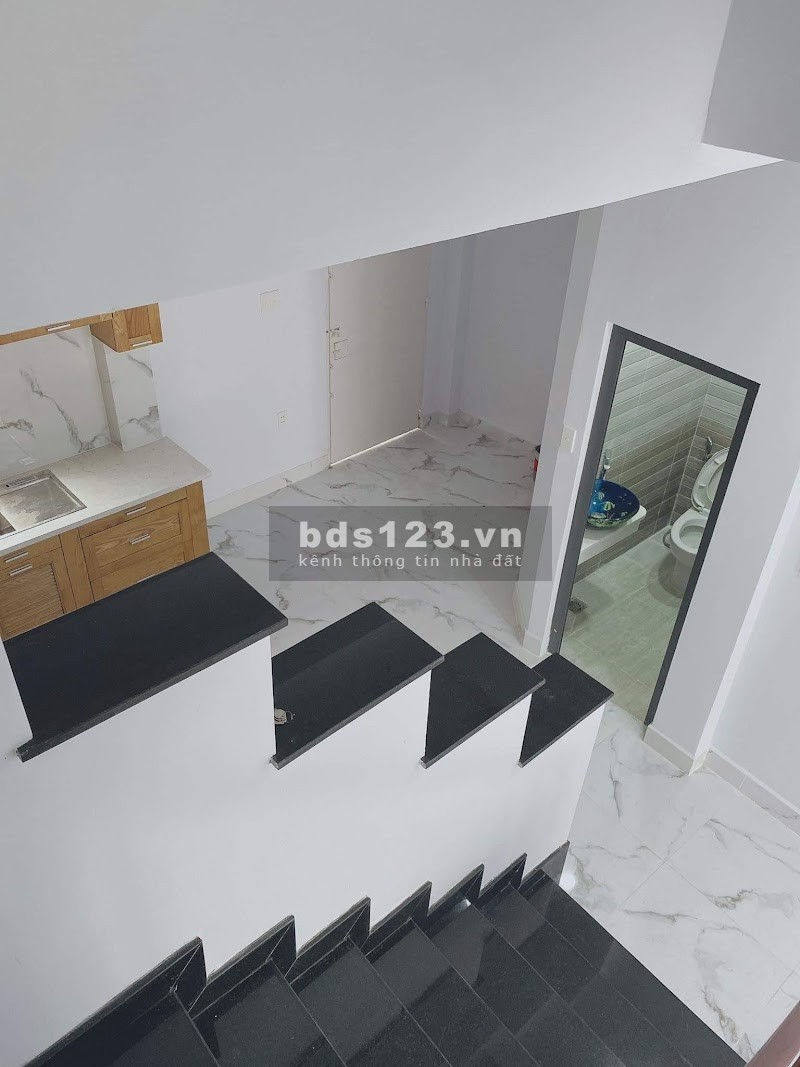 Bán nhà hai mặt tiền Hồng Lạc 75m2 giá giảm sâu 2.5 tỷ chỉ còn 13.5 tỷ