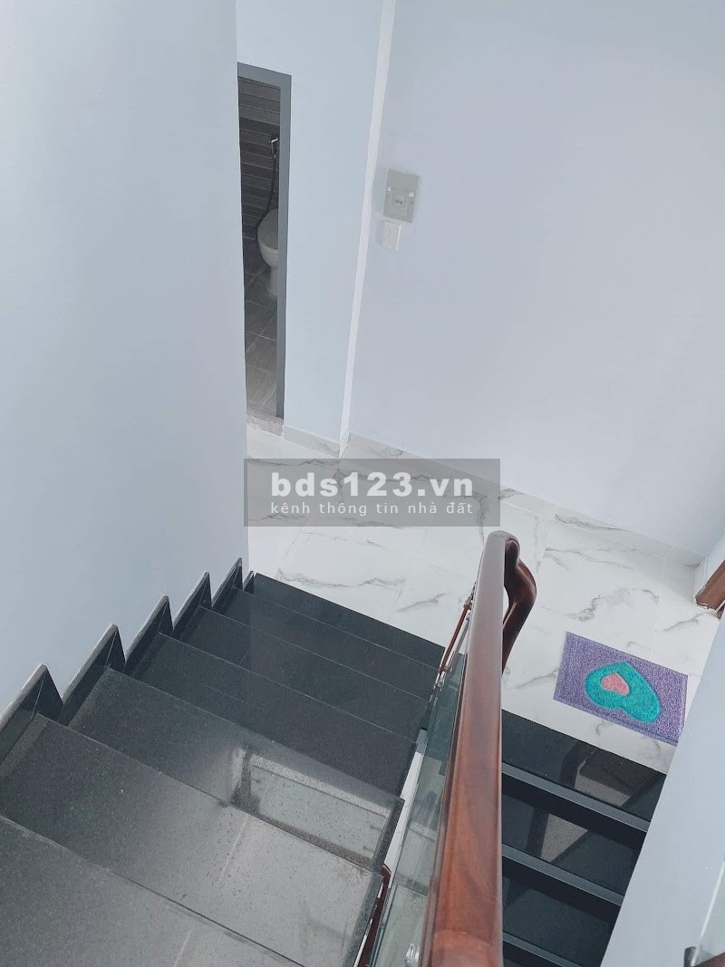 Bán nhà hai mặt tiền Hồng Lạc 75m2 giá giảm sâu 2.5 tỷ chỉ còn 13.5 tỷ