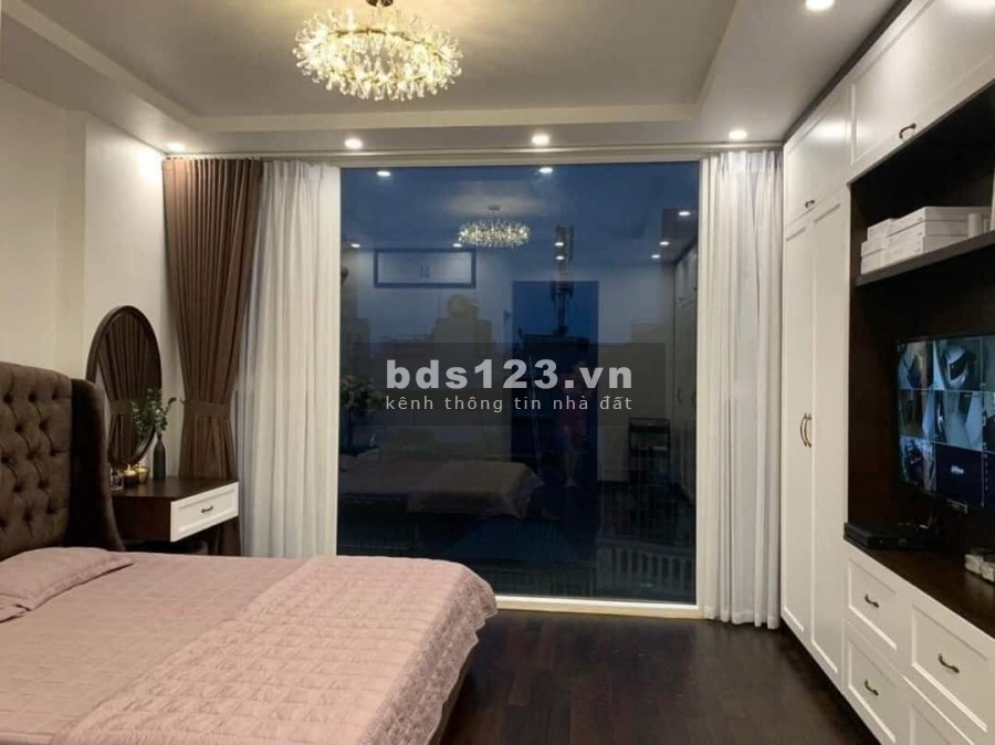 Bán nhà Trần Đại Nghĩa, phân lô, gần phố, tặng nội thất, 50 m2, 5 tầng chỉ 4 tỷ lh 0368781929