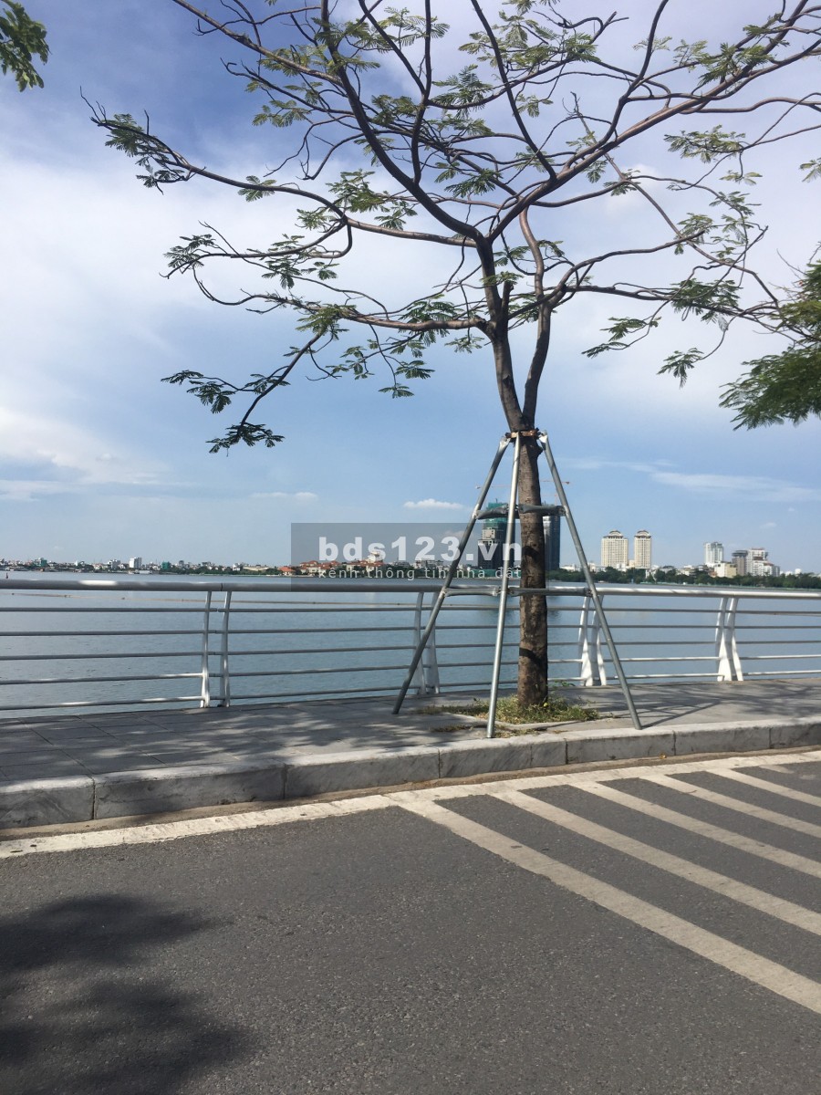 Cho thuê nhà riêng Võng Thị- Tây Hồ: DT53m2x 4 tầng, 5 ngủ, MT4m