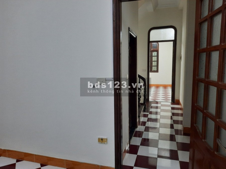 Bán nhà Cống Vị Ba Đình, diện tích 65m2 nhà 4 tầng, oto tránh ngõ thông giá bán 17,5 tỷ