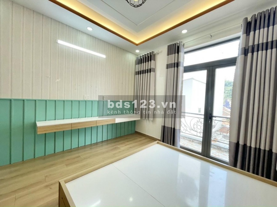 Bán nhà Gò Vấp, HXH, Khu Phân Lô, 4 Tầng, 60M2, Giá Rẻ.