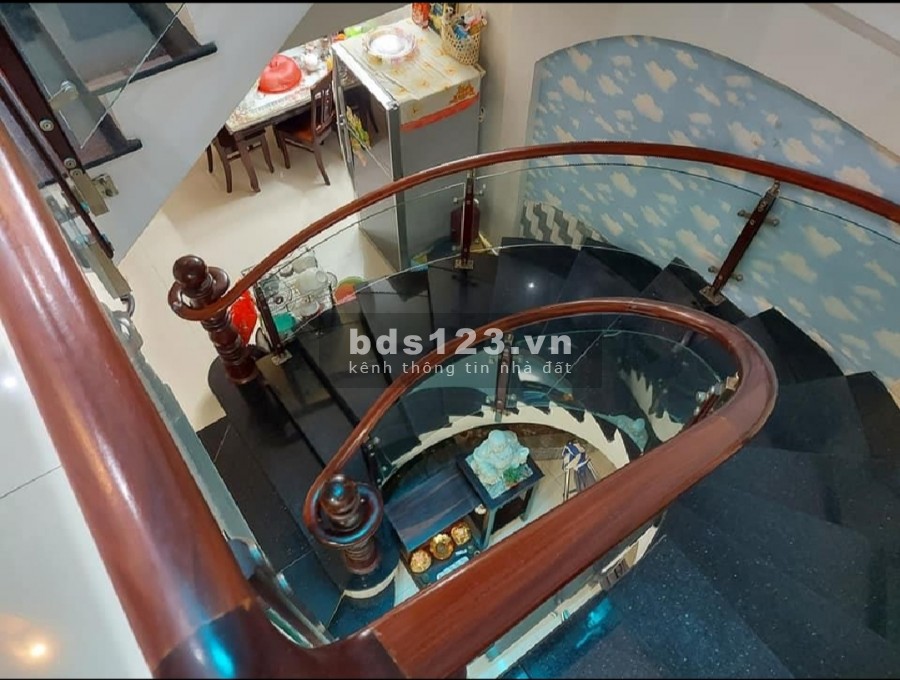 Bán nhà Nguyễn Thị Tần, Quận 8, hẻm xe hơi 6m, khu dân trí cao, hàng xóm văn minh, yên tĩnh