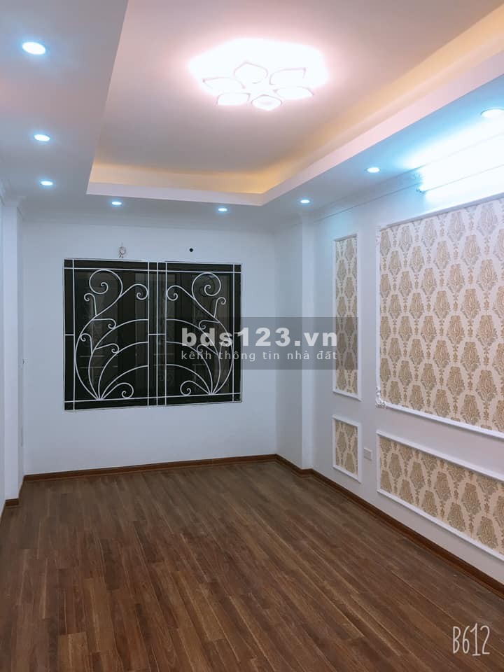 Nhà đẹp ở ngay, gần sân vận động Mỹ Đình, giá bán chỉ 2.43 tỷ, liên hệ 0988431964
