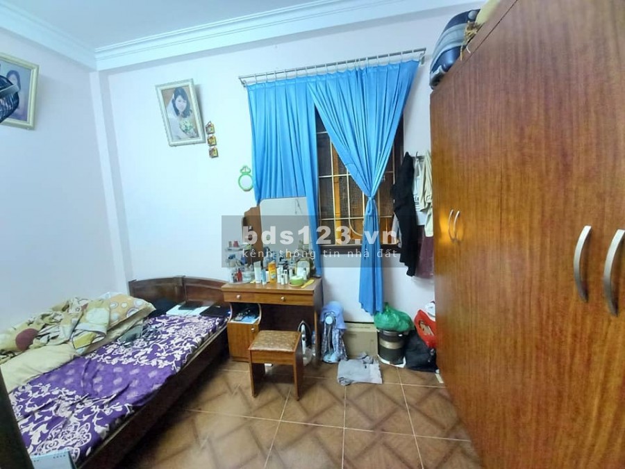 Chính chủ cần bán nhà Quán Thánh, 20m ra phố đúc 5 tầng, 3 pn, giá nhỉnh 2 tỷ, sổ đỏ sẵn