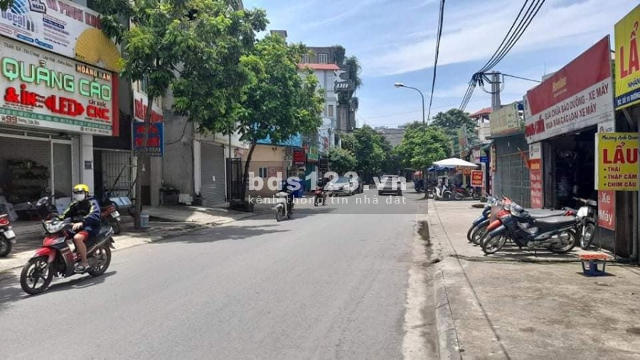 Bán gấp nhà nguyên căn mặt phố Trâu Quỳ, Gia Lâm, dt 116m2, 4 tầng, giá 12 tỷ, vỉa hè rộng