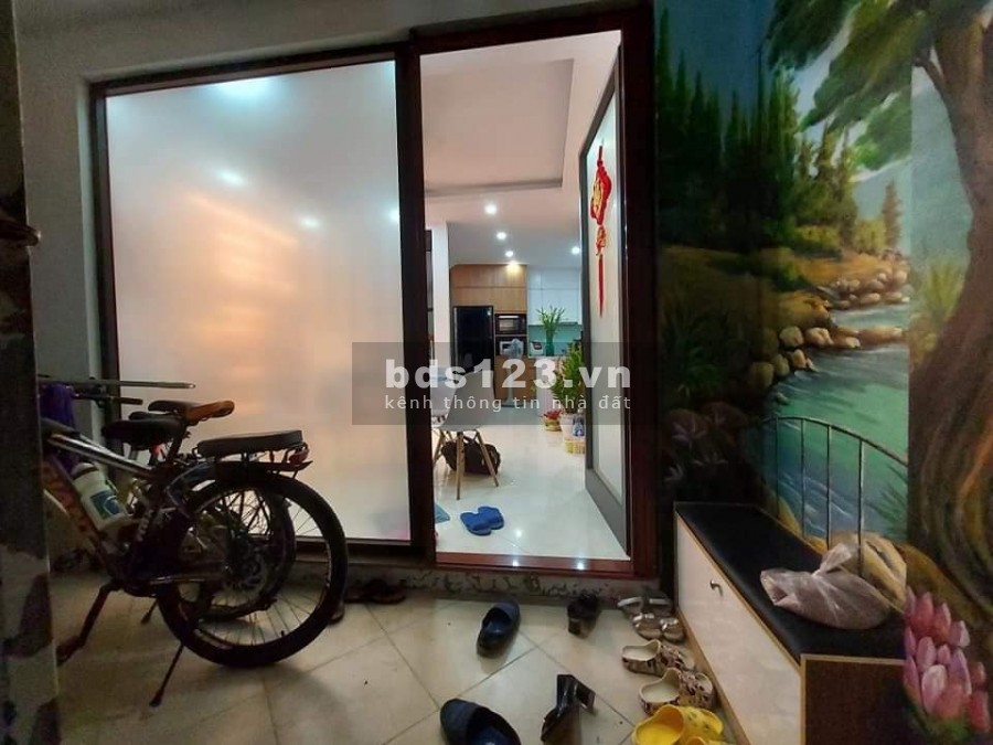 Nhà nguyên căn đẹp đúc kiên cố 5 tầng phố Tương Mai, diện tích sử dụng 40m2, giá bán 4.25 tỷ