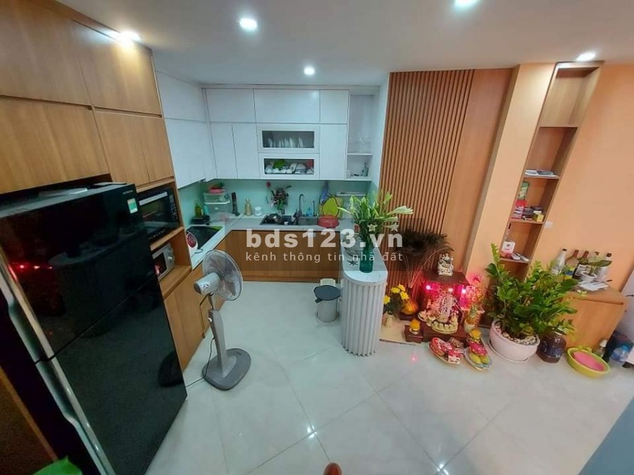 Nhà nguyên căn đẹp đúc kiên cố 5 tầng phố Tương Mai, diện tích sử dụng 40m2, giá bán 4.25 tỷ