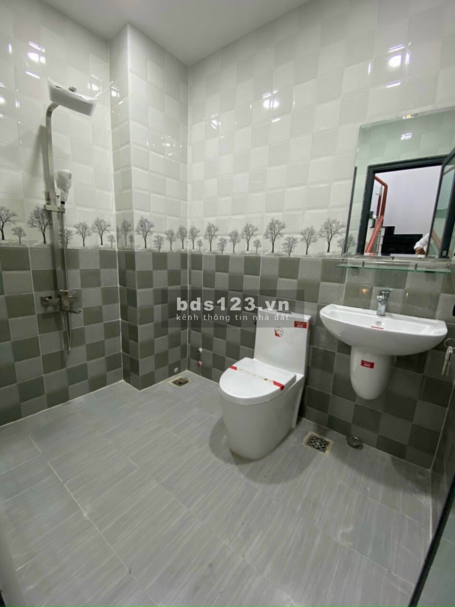 Nhà xây mới KĐT 5 sao, MT Đinh Đức Thiện, 1 trệt 2 lầu, sổ hồng riêng