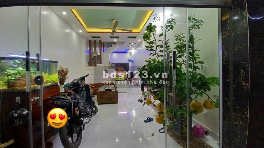 Cần bán nhà nhanh vì có việc sử dụng tiền gấp nhà nguyên căn đúc 3 tầng dt 44m2, lhcc
