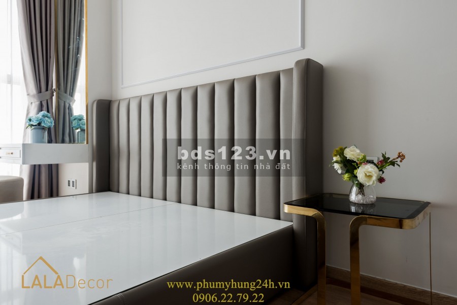 Cho thuê căn hộ Midtown M7 2 phòng ngủ giá 20 triệu có ô đậu xe ô tô LH 0906227922