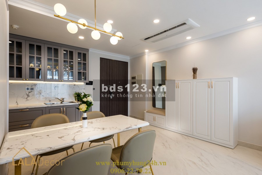 Cho thuê căn hộ Midtown M7 2 phòng ngủ giá 20 triệu có ô đậu xe ô tô LH 0906227922