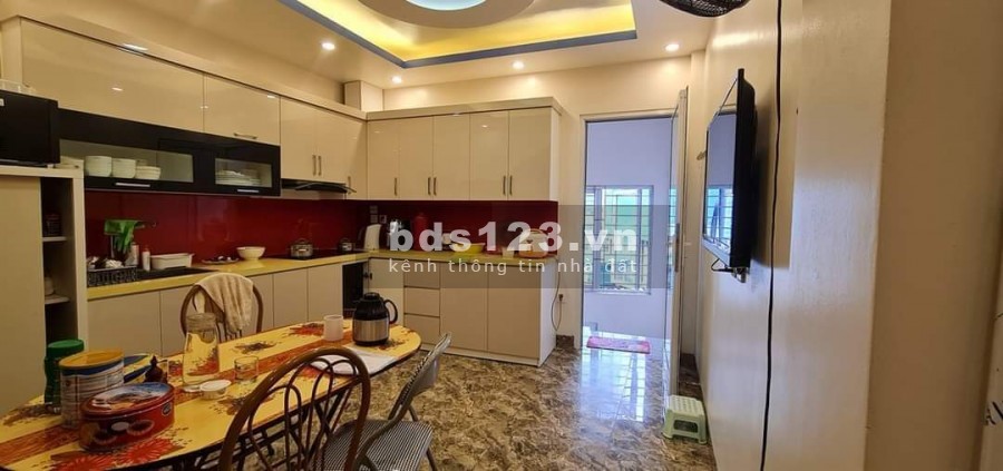 Chủ cần bán nhà mặt phố Ái Mộ, Long Biên, dt 45m2, 6 tầng, mt 5m, giá 13 tỷ, lh 0975299567