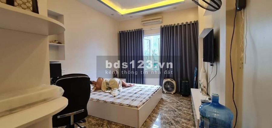 Chủ cần bán nhà mặt phố Ái Mộ, Long Biên, dt 45m2, 6 tầng, mt 5m, giá 13 tỷ, lh 0975299567