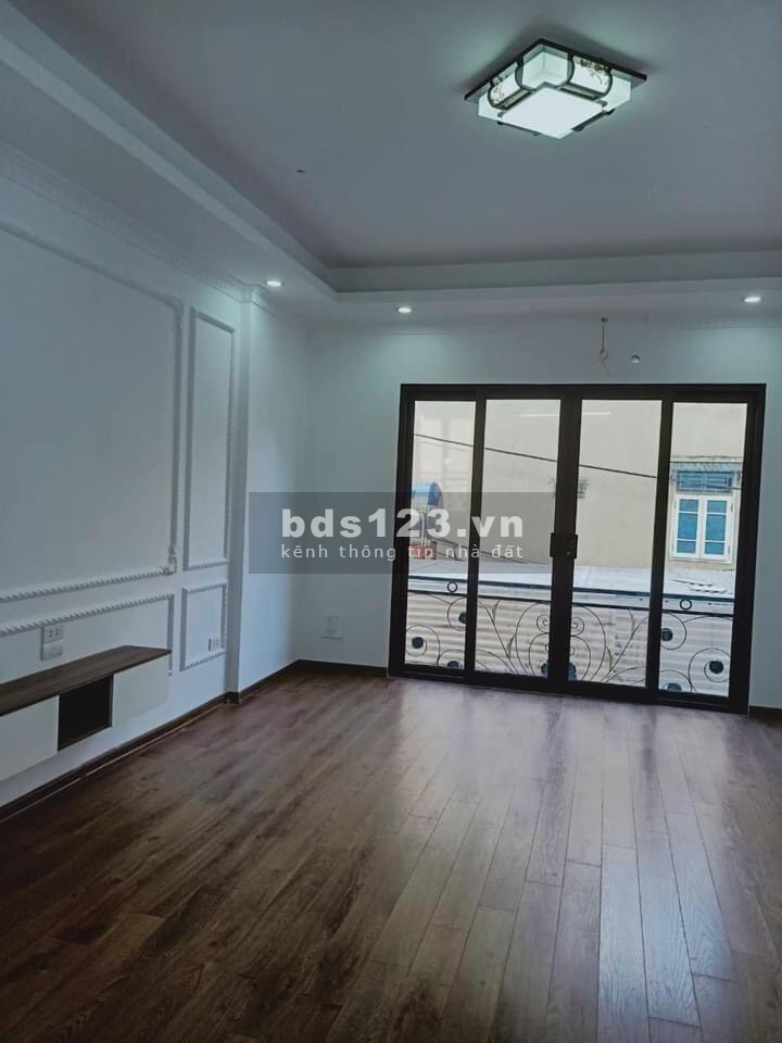 Chính chủ cần bán gấp nhà Lâm Du Bồ Đề dân trí cao nội thất đẹp về ở luôn giá bán 3 tỷ