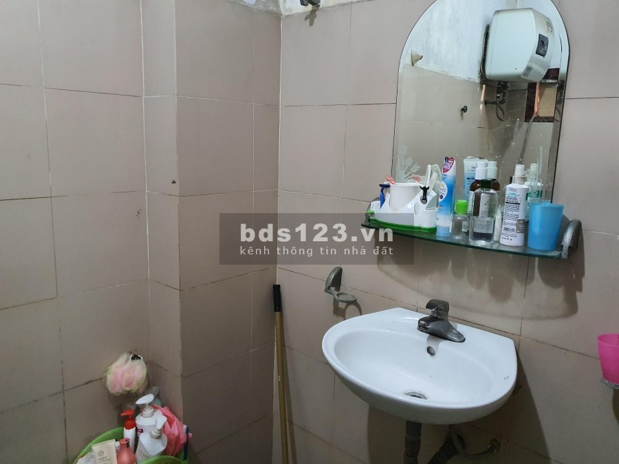 Bán nhà Hà Đông, ngõ nông, hai thoáng, cạnh bể bơi, vườn hoa;…
