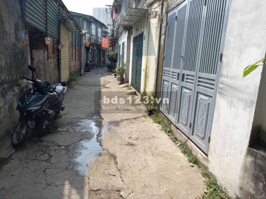 Bán nhà nguyên căn 2 Tầng Tân Khai Lĩnh Nam Hoàng Mai giá 850 Triệu, ô tô nhỏ đỗ cửa