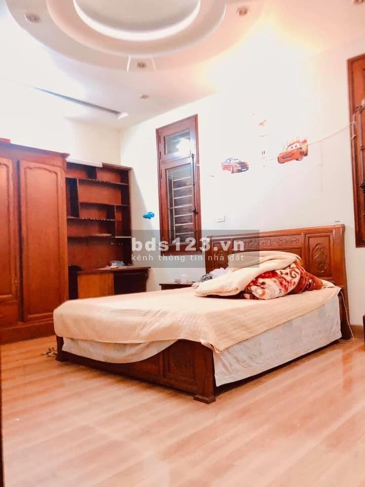 Bán nhà đẹp phố Tôn Thất Tùng, đt 53m2, mặt ngõ ba gác tránh, xây ccmn doanh thu siêu tốt