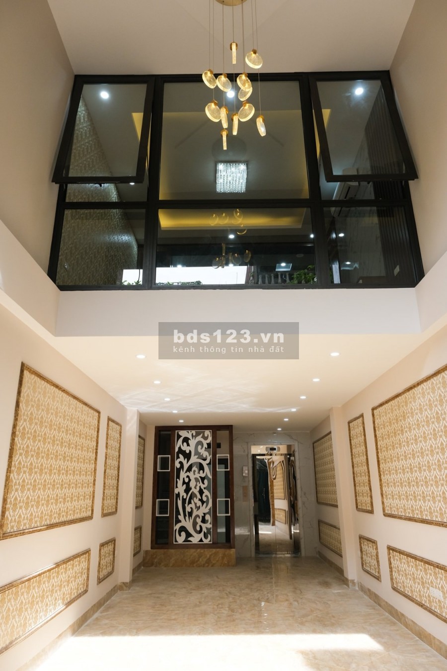 Bán nhà ngõ phố Nguyễn Ngọc Nại, dt 45m2, giá 10 tỷ, phân lô gara ô tô gần phố, thang máy