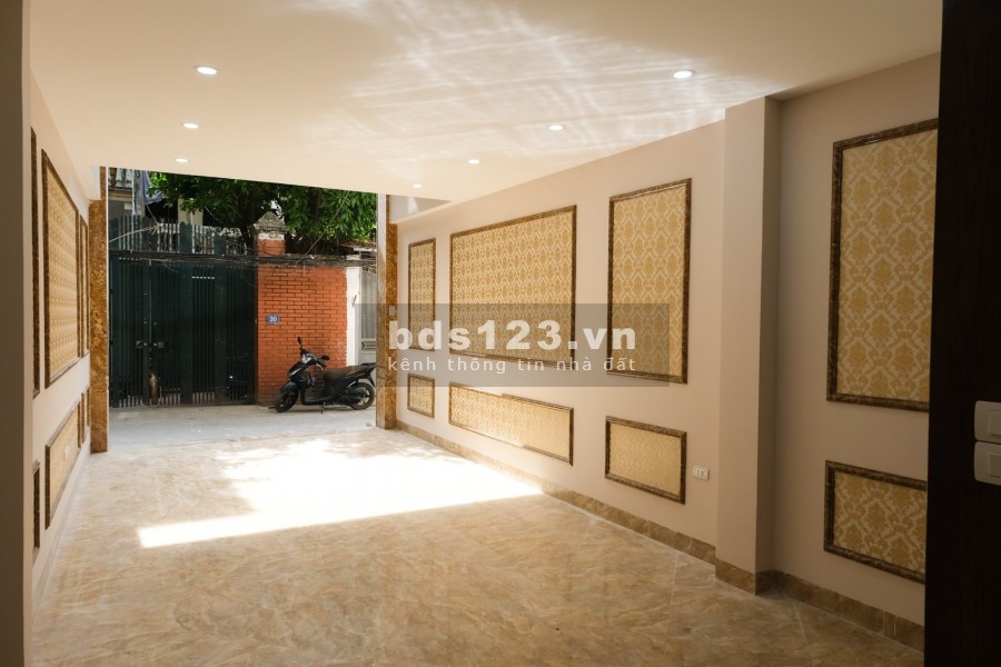 Bán nhà ngõ phố Nguyễn Ngọc Nại, dt 45m2, giá 10 tỷ, phân lô gara ô tô gần phố, thang máy