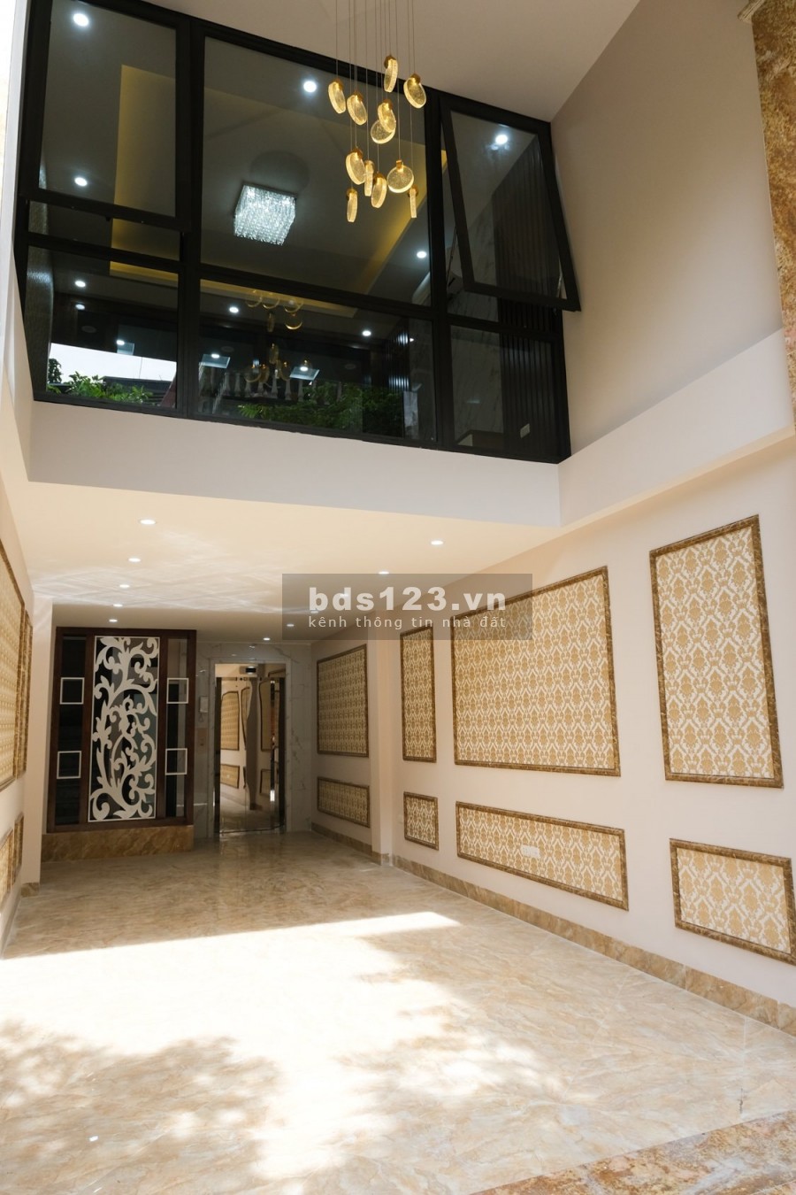 Bán nhà ngõ phố Nguyễn Ngọc Nại, dt 45m2, giá 10 tỷ, phân lô gara ô tô gần phố, thang máy