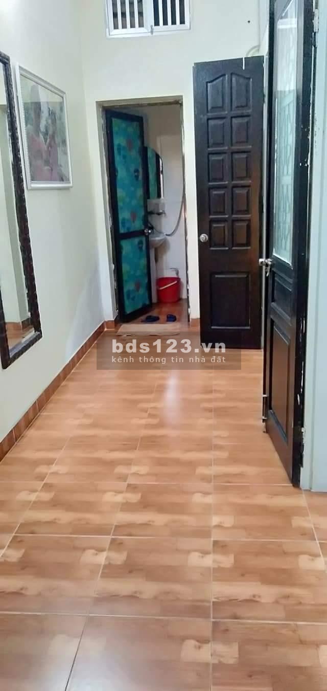 Bán nhà hiếm cố 102 nhà ngõ Khâm Thiên, dt rộng 58m2, giá siêu rẻ nhỉnh 3 tỷ, sổ sẵn