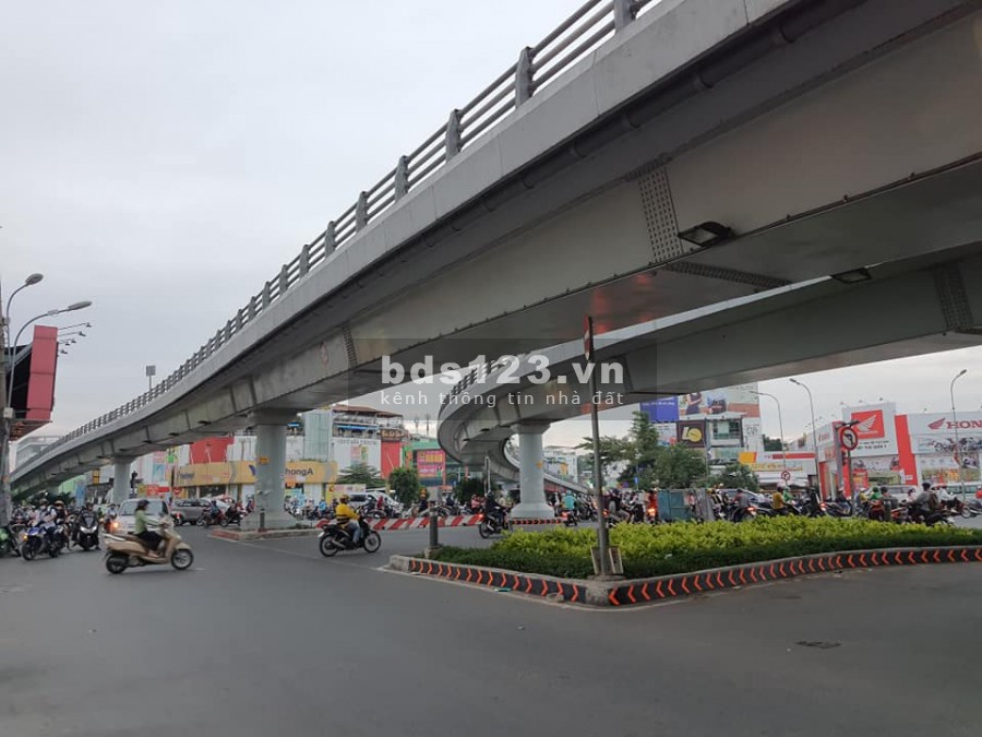 (Gò Vấp)Bán đất mặt tiền Phạm Văn Đồng, diện tích sử dụng 455m2 (16 x 34 ), giá bán 45 tỷ