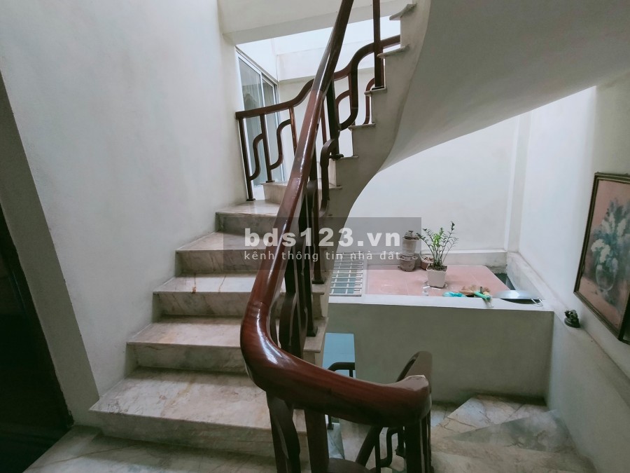 Bán nhà ngõ ô tô kinh doanh thuận tiện ngõ Tư Đình, Long Biên, dt 75m2, 4 tầng, mt 5.5m