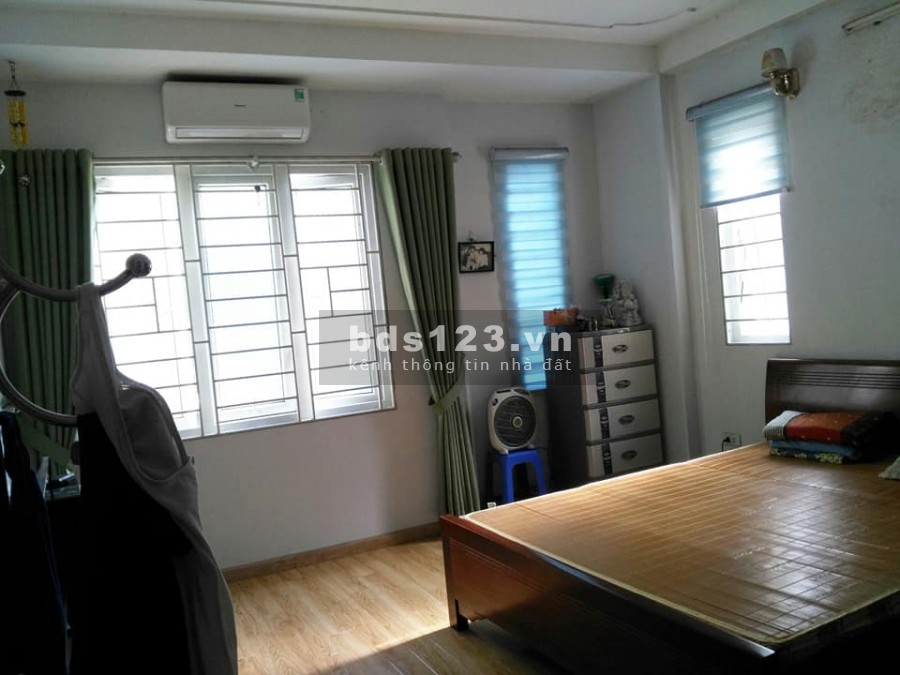 Bán nhà nguyên căn đường Phan Đình Giót Quận Hà Đông, dt 40m2, đúc 5 tầng, giá 2.89 tỷ