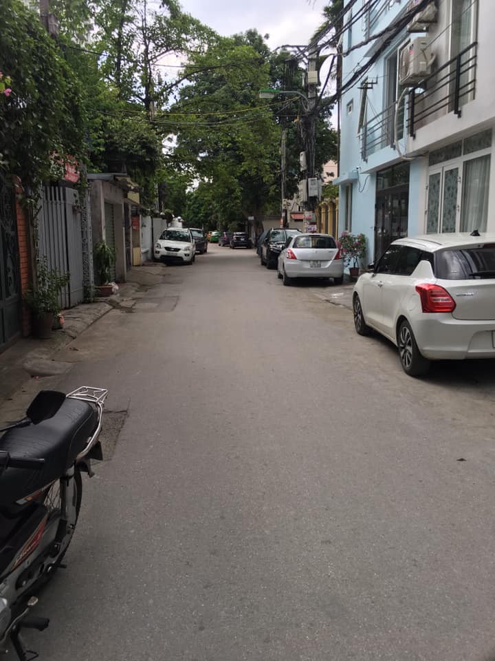 Bán nhà nguyên căn phố Giảng Võ, dân cư đông đúc dầm uất, đúc 5 tầng, giá bán 6.45 tỷ