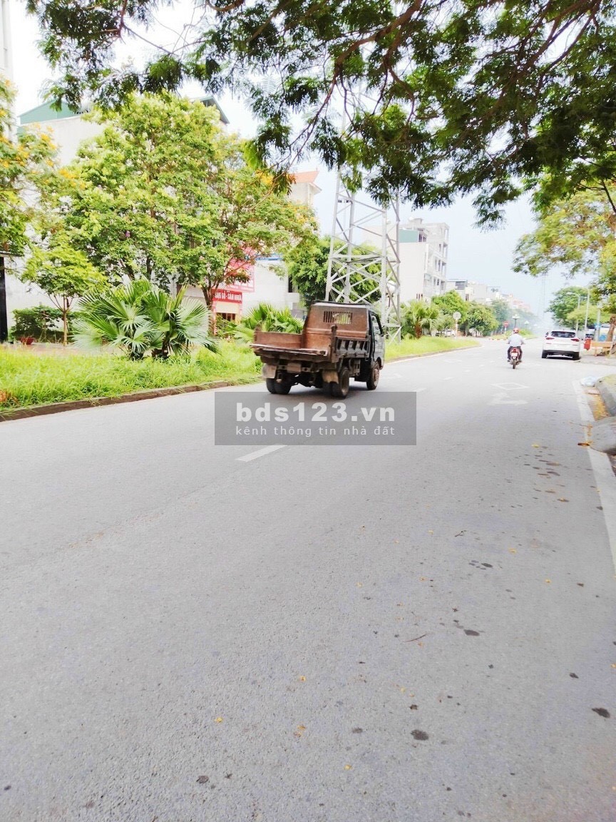 Bán đất mặt đường đôi Thanh Bình, TP HD, 78m2, mt 6m, vỉa hè 5m, KD buôn bán tốt, khu Vip