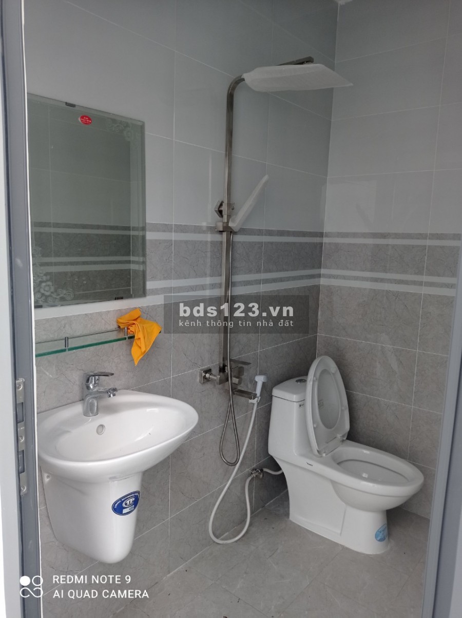 Nhà Xinh xây mới 1 trệt 1 lầu gần KCN Cầu Tràm, diện tích lớn, sổ hồng riêng