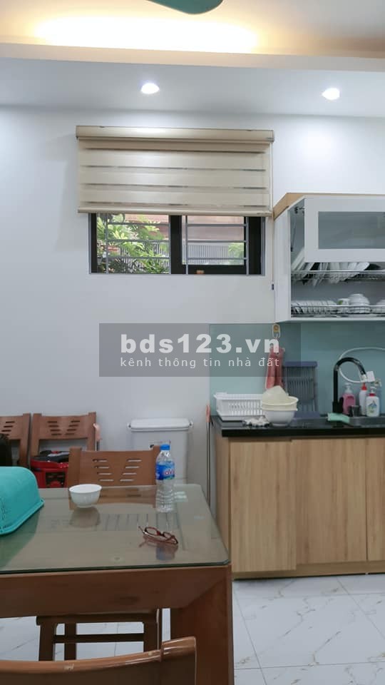 Bán nhà Võ Chí Công diện tích 88m2 đúc kiên cố 5 tầng mặt tiền 6.5m giá chỉ 10.8tỷ Cầu Giấy