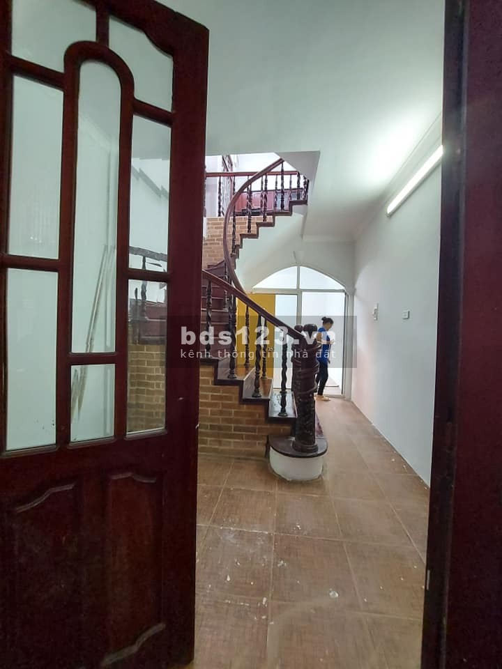 Bán nhà chỉ hơn 2 tỷ, nhà nguyên căn 4 tầng, ở luôn, trung tâm Quận Hai Bà Trưng, sổ chính chủ