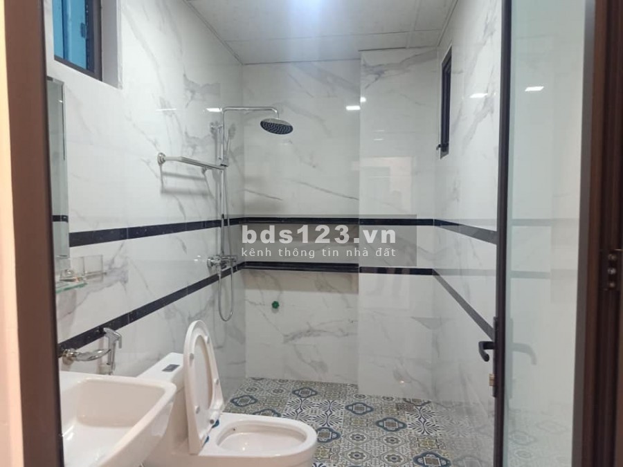 Bán nhà ngay phố Hào nam, Đống đa, 8 phòng cho thuê gần 30 triệu, chỉ 4,8 tỷ