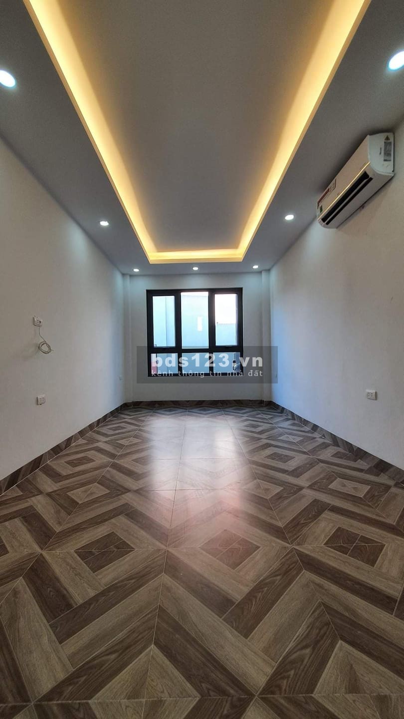 Bán nhà Hoàng Ngân diện tích sử dụng 38m2 giá 4 tỷ nhà mới khu dân cư an sinh tốt