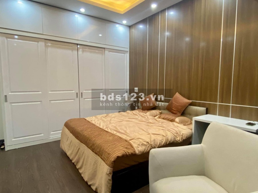 Chính chủ cần bán nhà Xuân Thuỷ, khu dân trí cao, an ninh tốt diện tích 40m2, giá bán 3 tỉ