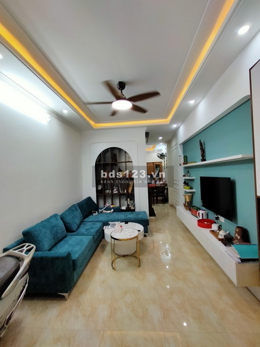 Cần bán nhà riêng Văn Chương, Tôn Đức Thắng, Đống Đa, dt 34m2, 5 tầng kiên cố, giá bán 3.35 tỷ