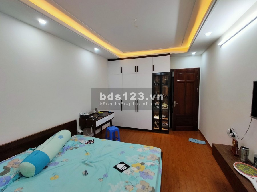 Cần bán nhà riêng Văn Chương, Tôn Đức Thắng, Đống Đa, dt 34m2, 5 tầng kiên cố, giá bán 3.35 tỷ