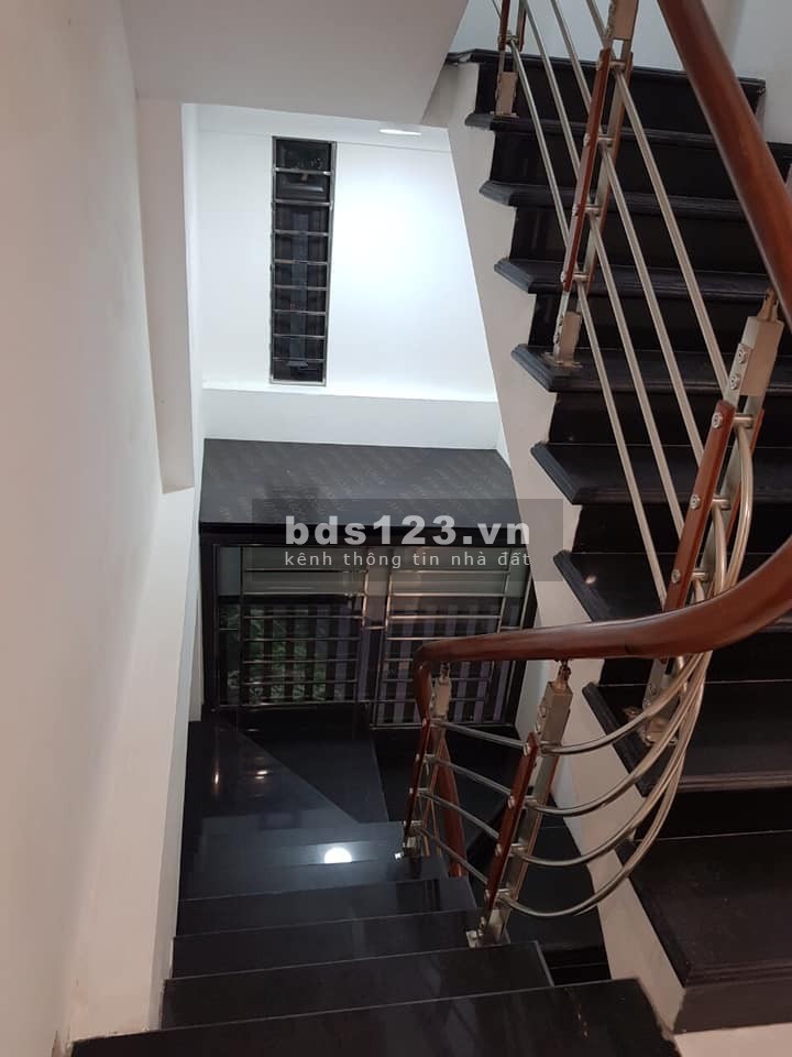 Bán nhà MP Cát Linh Đống Đa Giá rẻ 8 tầng, thang máy, nhà mới, kinh doanh đẹp giá nhỉnh 28 tỷ