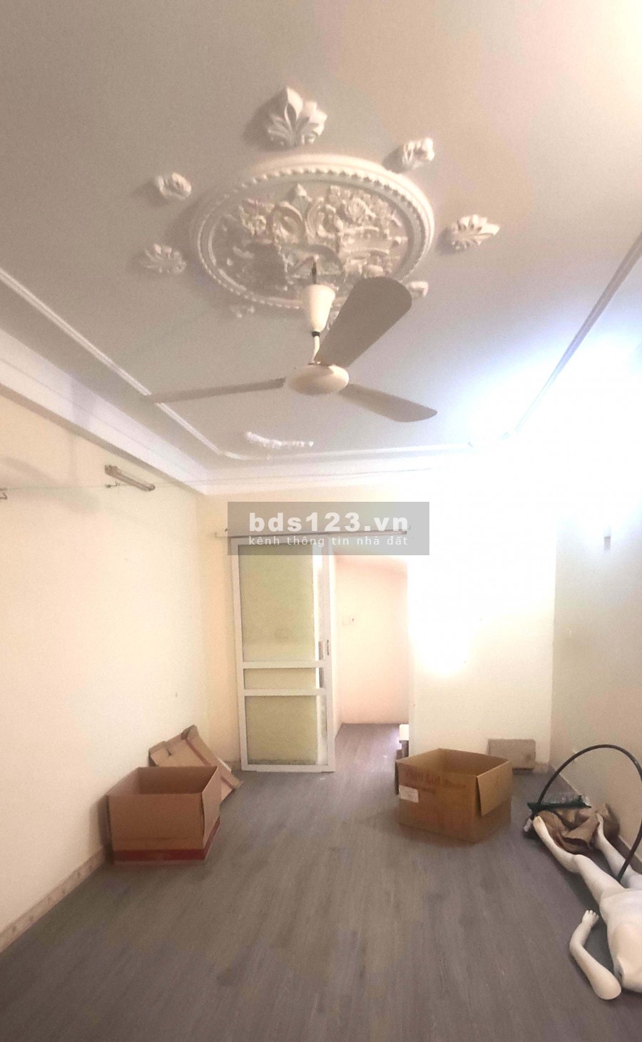 Bán gấp nhà phân lô Cầu Giấy, diện tích 39m2, ô tô đỗ của, kinh doanh đỉnh, nhỉnh 5 tỷ