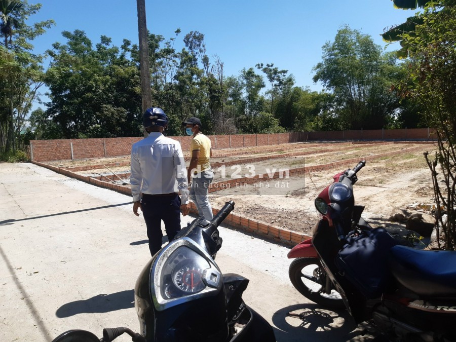 Bán 3 lô liền kề gần Chợ. Nằm ngay ngã ba Đại hiệp, giáp ranh Đà Nẵng, sinh lời ngay