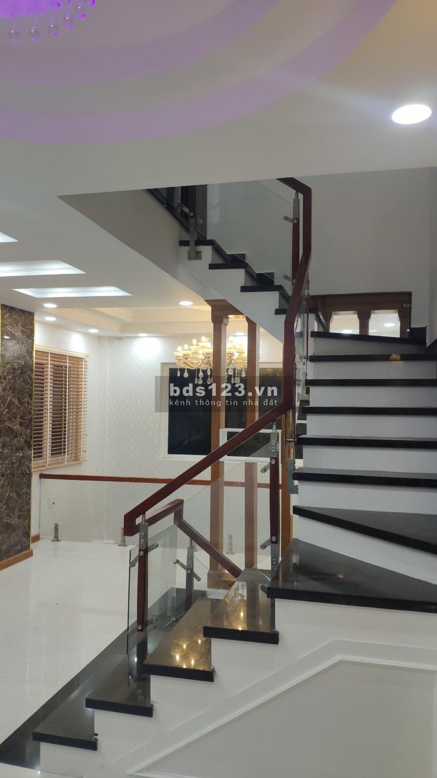Bán nhà nguyên căn lô góc đường Lê Văn Thọ, diện tích 50m2, 5 tầng, giá cực rẻ, lhcc