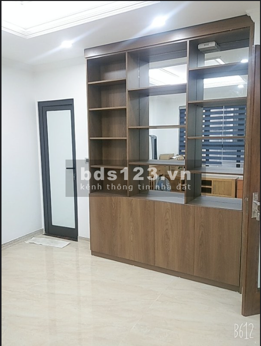 Công Chúa Ngọc Hân cần bán căn Quận 11 mt đẹp 3m, dt 35m2 giá 3,8 tỷ lh 0566195090