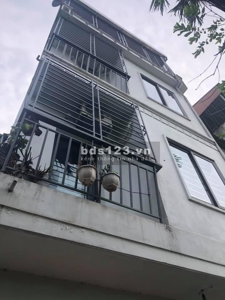 Chưa đến 3 tỷ, bán gấp nhà Quận Tây Hồ chính chủ, ô tô đỗ cửa, kinh doanh, vào ở ngay