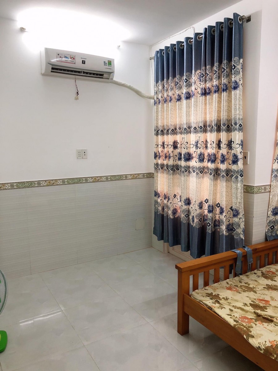 Rẻ Nhất Quận 4, 3 lầu, diện tích sử dụng 36m2, địa chỉ nhà 692 Đoàn Văn Bơ, phường 16
