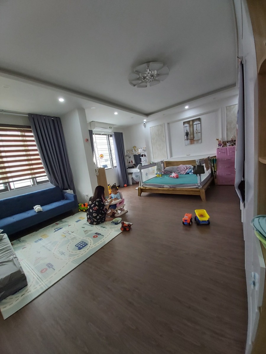 Bán nhà Trần Thái Tông kinh doanh, 6 tầng 70m2, thang máy, giá…