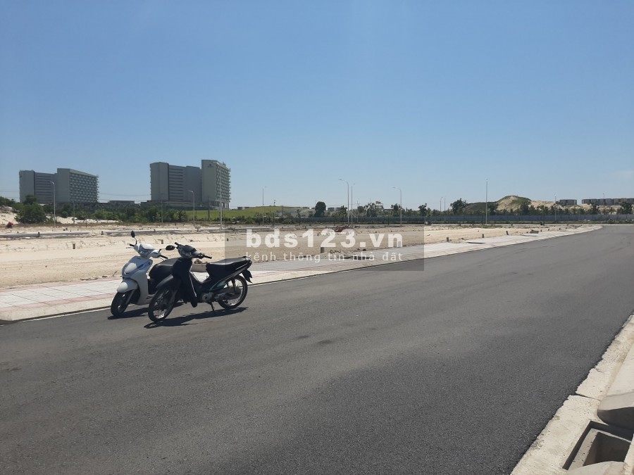 Golden Bay 602 ra nhanh nền gần quảng trường, đường Nguyễn Tất Thành. Giá cạnh tranh mùa Covid