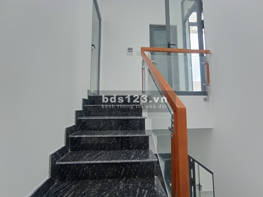 Bán nhà đường Đinh Đức Thiện, chợ Bình Chánh vào 10 phút đi xe máy, giá bán nhanh 1.2 tỷ