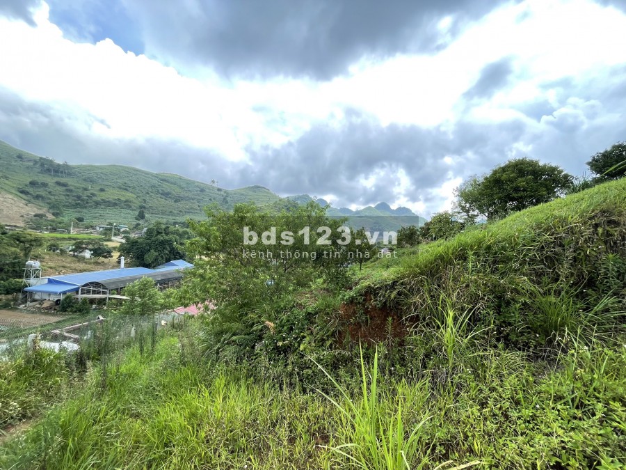Bán 6800m2 đất view thích hợp làm farm hoặc homestay nghỉ dưỡng tại TTNT Mộc Châu
